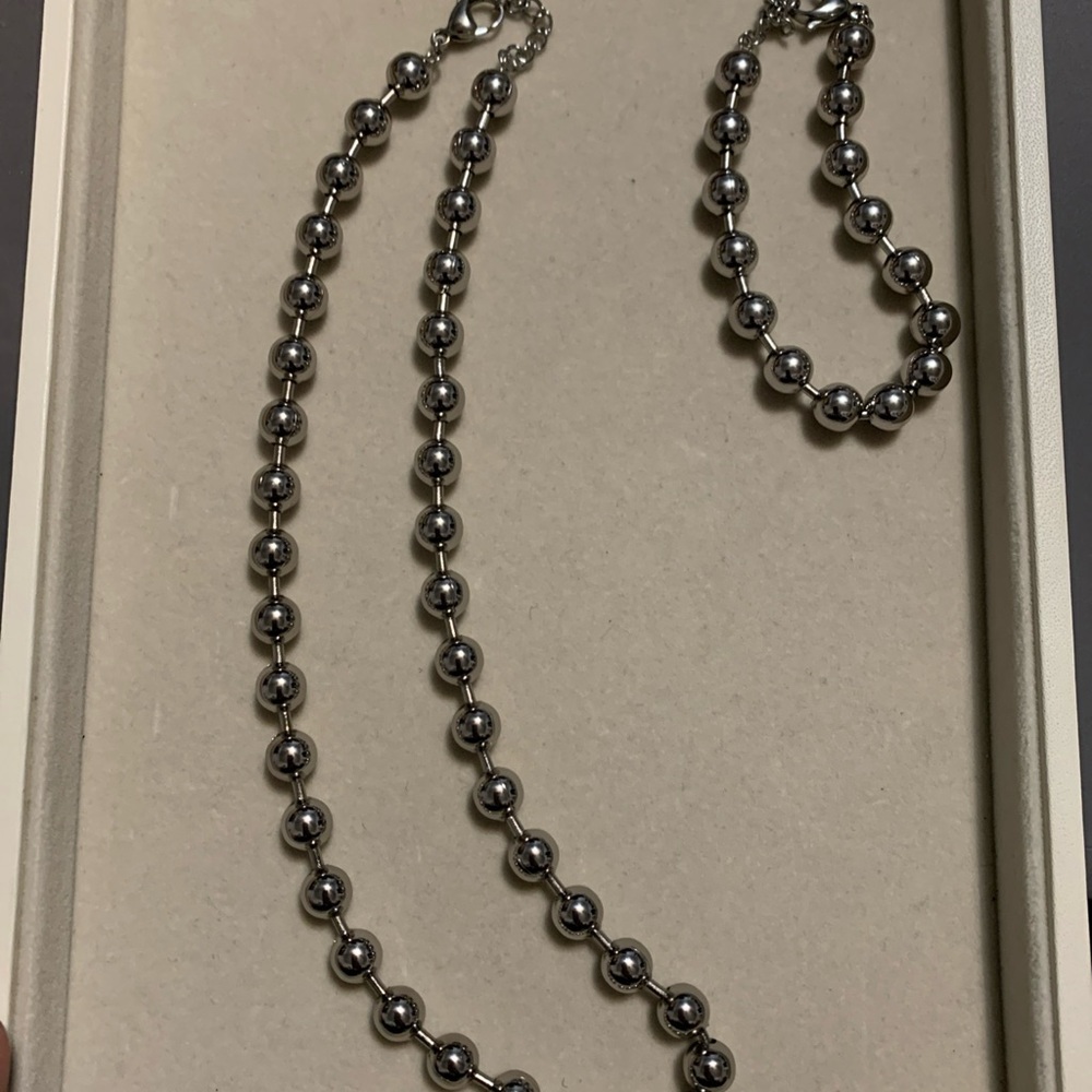 Elegant Silver Beaded Necklace and Bracelet Set